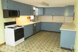 128 Adams Rd, Grafton, MA 01536 - Photo 4