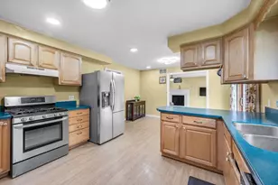 72 Paulson Dr, West Springfield, MA 01089 - Photo 14