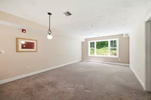 24 Greenleaves Dr, Amherst, MA 01002 - Photo 6