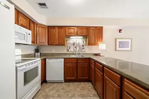 24 Greenleaves Dr, Amherst, MA 01002 - Photo 1