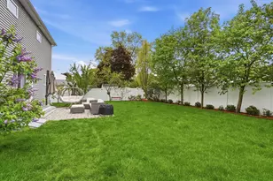 242 Pleasant St, Melrose, MA 02176 - Photo 32
