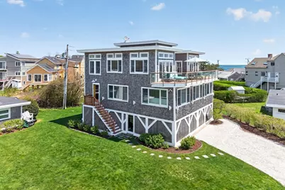 19 Bywater Ct, Falmouth, MA 02540 - Photo 2
