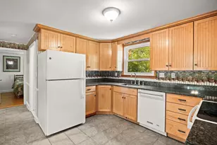 19 Wilbur St, Easton, MA 02356 - Photo 10