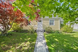 19 Wilbur St, Easton, MA 02356 - Photo 2