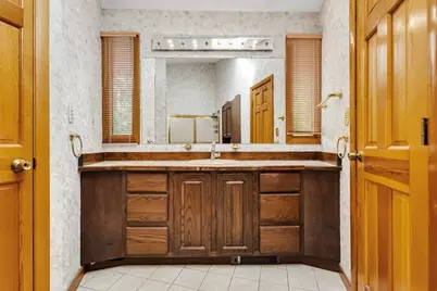 150 Hampton St, Auburn, MA 01501 - Photo 16