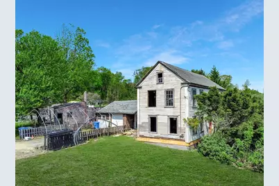 232 Hampstead St, Methuen, MA 01844 - Photo 12