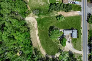 232 Hampstead St, Methuen, MA 01844 - Photo 4