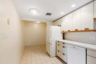 321 Place Ln, Woburn, MA 01801 - Photo 12