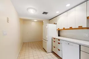 321 Place Ln, Woburn, MA 01801 - Photo 8