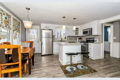 516 Lakeview Ave, Lowell, MA 01850 - Photo 4