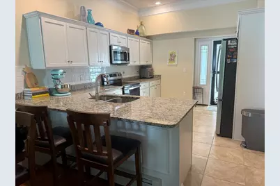445 Berlin St #7, Clinton, MA 01510 - Photo 4