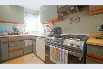 92 Walter St, Chicopee, MA 01013 - Photo 18