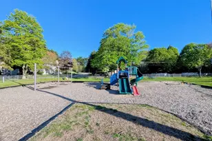 89 Pleasant St, Medfield, MA 02052 - Photo 16