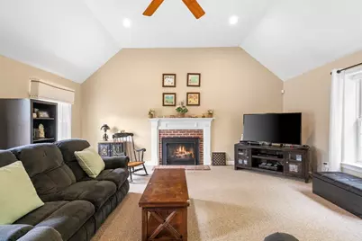 53 Arnold Way, Uxbridge, MA 01569 - Photo 12