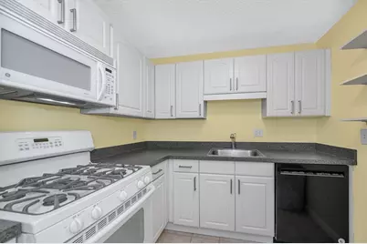 351 Pawtucket Blvd #3, Lowell, MA 01854 - Photo 2
