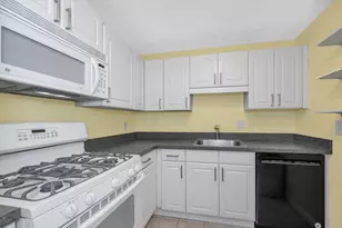 351 Pawtucket Blvd, Lowell, MA 01854 - Photo 2