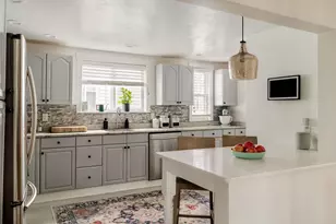 3 Heath St, Somerville, MA 02145 - Photo 2