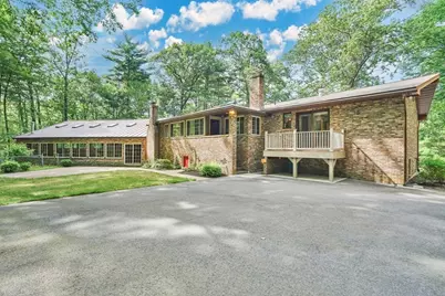 215 Barry St, Agawam, MA 01030 - Photo 8