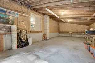 215 Barry St, Agawam, MA 01030 - Photo 24
