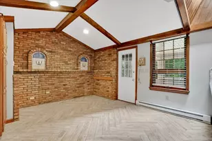 215 Barry St, Agawam, MA 01030 - Photo 12