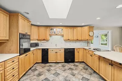 11 Hingston Circle, Braintree, MA 02184 - Photo 2