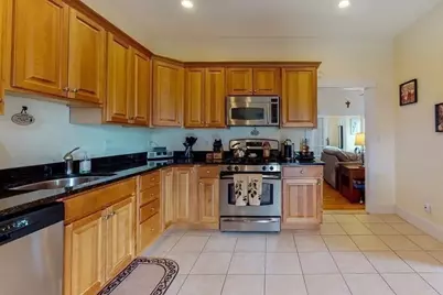 133 Brown St #4, Waltham, MA 02453 - Photo 2