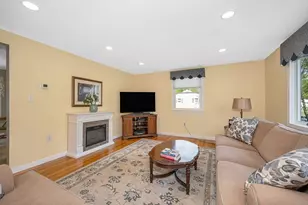 83 Mullen Ln, Dracut, MA 01826 - Photo 4