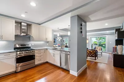 321 Hammond Pond Parkway #201, Brookline, MA 02467 - Photo 4