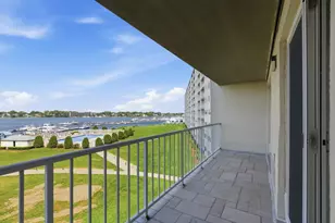 100 Cove Way, Quincy, MA 02169 - Photo 2
