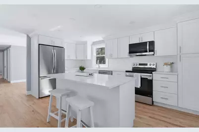 35 Hartford Ave, Bellingham, MA 02019 - Photo 2