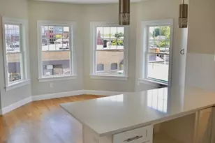 35 Chestnut St, Wakefield, MA 01880 - Photo 4