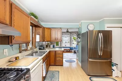 409 Groveland St, Haverhill, MA 01830 - Photo 6