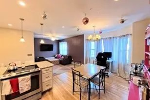 285 Dorchester St, Boston, MA 02127 - Photo 2
