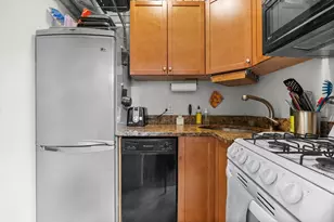 60 Myrtle St, Boston, MA 02114 - Photo 4