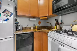 60 Myrtle St, Boston, MA 02114 - Photo 8