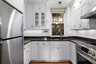 54 Myrtle St, Boston, MA 02114 - Photo 4