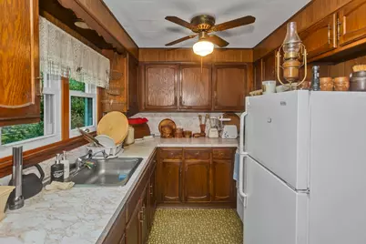 123 Holyoke St, Easthampton, MA 01027 - Photo 8