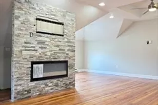 22 Clark St, Holyoke, MA 01040 - Photo 8