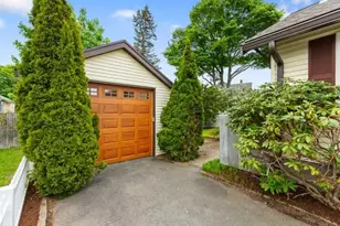 17 Ames St, Beverly, MA 01915 - Photo 4