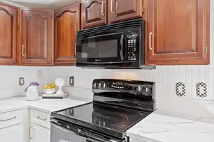 68 Preston St, Wakefield, MA 01880 - Photo 10