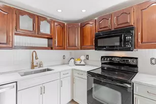 68 Preston St, Wakefield, MA 01880 - Photo 4