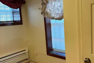 76 Maple St, Springfield, MA 01105 - Photo 4