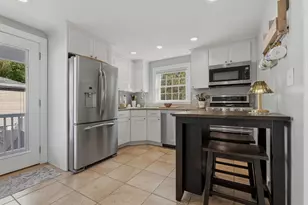 8 Holding St, Beverly, MA 01915 - Photo 8