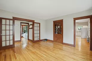 8 Carver St, Worcester, MA 01604 - Photo 6