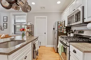 454 Hanover St, Boston, MA 02113 - Photo 10