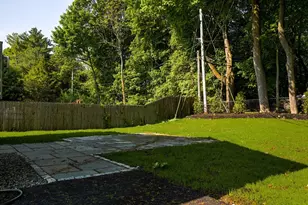 10 Ashwood St, Worcester, MA 01604 - Photo 30