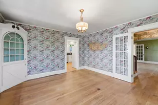 9 Cedar St, Marblehead, MA 01945 - Photo 4