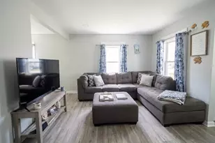 2 Cottage Pl, Haverhill, MA 01835 - Photo 2
