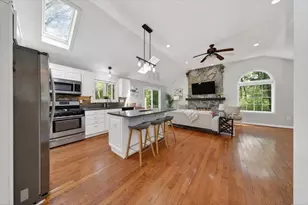 330 Spring St, Rockland, MA 02370 - Photo 2