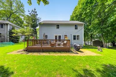 8 Sparrow Ln, Peabody, MA 01960 - Photo 4